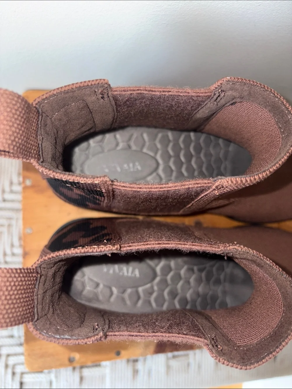 Vivaia Clara Square Toe  Slip-On Chelsea Boots